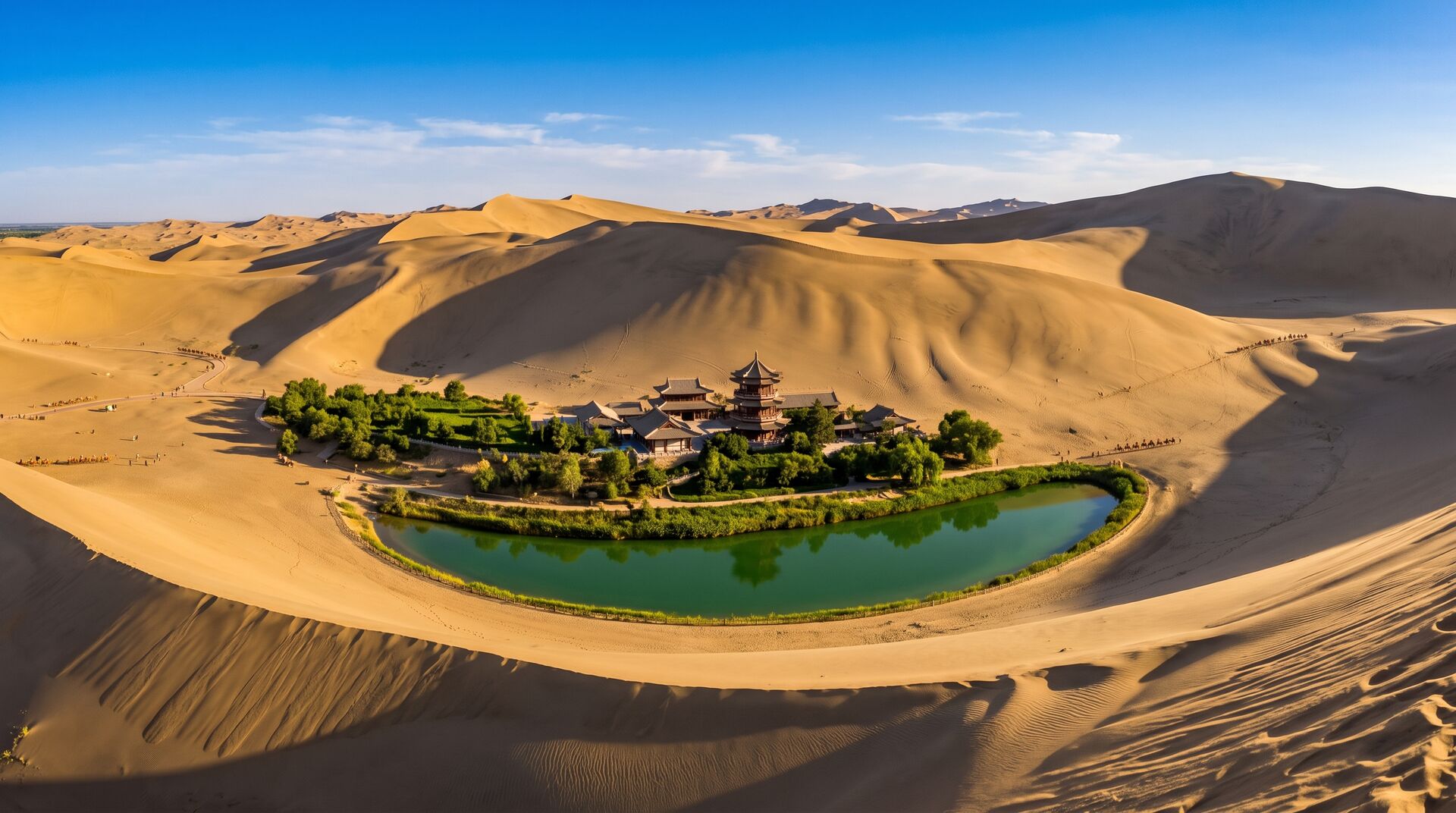 Gansu: Il Corridoio dell'Hexi lungo la Via della Seta tra Oasi, Grotte Millenarie e Deserto